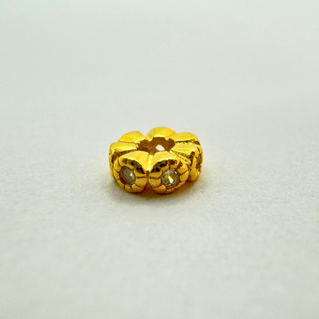 Perles en argent incrustées de pierres